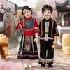 Novo Traje Étnico Zhuang de San Yue San para Crianças de Guangxi para Apresentação de Dança Tradicional Étnica Infantil no Jardim de Infância