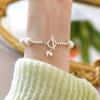 Pulsera de perlas naturales de agua dulce con hebilla, pulsera de perlas de forma barroca, diseño de alta gama, pequeña pulsera de amor para mujer