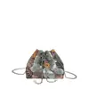 Bolsa Floral Estilo Férias Feminina 2026 com Bordados e Lantejoulas, Bolsa de Ombro Único para Usar sob o Braço para Streetwear e Férias, Bolsa Saco de Designer