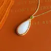 Sanqing Shuiyue Jade Blanco de Hotan Plata S925 Incrustada Colgante de Gota de Agua Versátil Collar para Mujer Cadena de Clavícula Joyería Grande de Jade Blanco