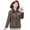 Jaqueta de Algodão com Gola de Lã de Cordeiro de Inverno para Mãe, com Plus Veludo, para Mulheres de Meia-Idade e Idosas, Acolchoada, Quente, Pequeno Casaco de Algodão, Jaqueta de Algodão Fashionável e Versátil, Roupa Externa