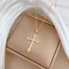 [Acero de titanio] Elegante y hermoso collar con cruz de diamantes, ligero y lleno de luz, de lujo, lleno de diamantes, cadena de clavícula para mujer, cadena de acero de titanio.