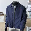 2025 Amazon transfronterizo TEMU Xiyin popular moderna elegante chaqueta para hombre estilo hip-hop chaqueta bordada de caballo de guerra