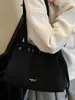 Bolsa Retro 2025 Nova Tendência com Cordão para Mulheres, Bolsa de Ombro Transversal Fosca Fashion, Bolsa Saco Texturizada Fashion para Mulheres