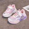 Tênis para Bebê Menina Jardim de Infância Desenho Animado Sapatos de Pai 2026 Primavera e Outono Sapatos Infantis Couro Solado Macio Sapatos Casuais Sapatos para Crianças Pequenas