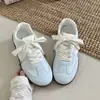 Tênis feminino de estudante, novo modelo primavera e outono 2026, respirável, leve, com sola macia, tênis casual versátil resistente ao desgaste