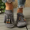 En stock 2026 Zapatillas de Media Punta Transfronterizas para Mujer Verano Nuevo Estilo Suela Plana Borla Retro con Cuentas Punta Cerrada Versátiles Casuales Zapatos de Mujer