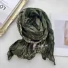 Outono e Inverno Algodão Linho Fino Pequena Estampa Floral Combinação de Cores Temperamento Artístico Longo Retrô Macio Waxy Quente Nova Moda Xale Feminino