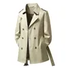 Fornecimento exclusivo transfronteiriço de novos trench coats masculinos para primavera e outono, trench coats de comprimento médio com abotoamento duplo, casacos masculinos estilo britânico com cintos de amarração