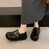 Dos bottoms usan zapatos de suela gruesa 2026 altura falsa que aumenta puntera versátiles zapatos pequeños de cuero mocasines de otoño para mujer sin cordones cómodos