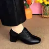 Novos sapatos femininos de couro para mães, modelo 206, sapatos de sola macia para primavera e outono, modernos e versáteis, sapatos femininos de couro macio