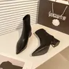 Botines cortos de moda para mujer con punta fina y tacón alto, nuevo estilo otoño e invierno 2026, botines de algodón ajustados con tacón grueso