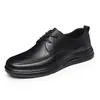Sapatos de Couro Casuais de Negócios de Primeira Camada para Homens Idosos, Novos para Outono e Inverno, Sola Macia, Superfície Macia, Versátil, Sapatos de Couro Genuíno Formais da Moda