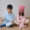 26 Conjunto de pijama cálido de doble cara cepillado para niños, otoño e invierno, unisex, cuadros retro, cuello de muñeca, cárdigan, ropa de estar