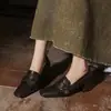 Mocasines Retro Simples de Piel de Oveja con Hebilla Metálica Redonda Pequeña 2026 Primavera Zapatos Individuales de Cuero Genuino con Corte Profundo de Tacón Medio Grueso para Mujer