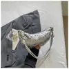 Bolso de Mano Mini de Moda con Tachuelas para Mujer, Bolso Croissant Retro Transfronterizo Nuevo, Diseño de Nicho, Bolso Cruzado para Hombro