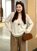 Blusa feminina de gola semiaberta plus size, segunda pele feminina, coleção outono 2026, suéter de tricô básico para mulheres curvilíneas