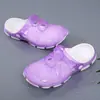 Sandalias de Pareja Estilo Nuevo de Comercio Exterior Verano 2026, Zapatos de Gel Calados de Punta Cerrada, Zuecos de Playa Transpirables para Hombre de Talla Grande
