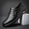 Sapatos Masculinos de Couro 2026 Outono Novo Estilo Couro Macio Solado Macio Respirável Versátil Sapatos Masculinos Preto Formal Business Casual