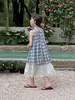 Vestido Chaleco a Cuadros Retro para Niñas Falda de Encaje Estilo Verano 2026 Estilo Vacaciones Vestido Delgado con Tirantes Franceses
