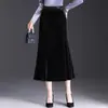 Saia Elegante de Veludo com Bolinhas Estilo Cauda de Peixe para Mulheres, Nova Coleção Outono 2026 Cintura Alta Emagrecedora Comprimento Médio Drapada Versátil Bodycon