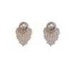 Brincos de Pérola Vintage com Strass Estilo Europeu e Americano Personalidade para Mulheres, Brincos Exagerados de Alta Qualidade, Brincos da Moda Temperamento de Luxo Leve Atacado
