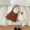 Bolsa de ombro grande de palha tecida à mão vintage transfronteiriça, bolsa de axila de alta qualidade estilo coreano para mulheres, adequada para o trabalho e uso casual, bolsa de mão/ombro