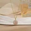 Colar para Mulheres, Flor de Zircônia Bauhinia Giratória da Moda Nicho Moda Novo Design Pingente Titânio Aço Colar de Temperamento