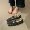 Zapatos Mary Jane de felpa con aumento de altura interior estilo francés 2026 Invierno retro lunares punta cuadrada boca poco profunda cálidos zapatos de una sola capa zapatos de algodón con pelo