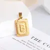 Medalla Cuadrada de Cobre Electroplateado Nueva Europea y Americana Colgante de 26 Letras Inglesas Colgante de Medalla de Oro Hecho a Mano DIY Suministro Transfronterizo Venta al por Mayor