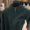 Suéter de media cremallera para hombre, estilo nuevo, para hombres jóvenes y de mediana edad, engrosado y cálido para el invierno, adecuado para ropa casual de negocios, tejido de punto base para hombre