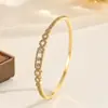 Pulsera Redonda de Tres Perlas con Microincrustaciones de Circonita de Oriente Medio, Chapada en Oro Real, Pulsera Hueca que Conserva el Color, Accesorio de Mano Versátil Estilo Europeo y Americano