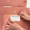 Bolsas de non-woven rosas engrosadas para tiendas de ropa, bolsas de compras para empaque de regalos al por mayor, se pueden imprimir con logo