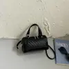 Bolso de mano pequeño para mujer transfronterizo, nuevo modelo 2026, sensación de nicho de alta gama, bolso de hombro cruzado, bolso casual de mano tipo almohada