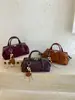 Bolso de hombro retro de gamuza transfronterizo, nuevo estilo otoño/invierno, bolso tipo bowling simple y ligero, bolso de hombro para mujer