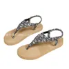 Envío transfronterizo de chanclas de patrón de serpiente europeas y americanas para mujer, sandalias planas de verano, chanclas retro antideslizantes de playa de moda