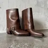 Botas de Couro com Rebites para Mulheres, Botas de Salto Grosso, Novo Estilo Outono e Inverno, Couro Genuíno, Bico Fino, Mangas, Botas da Moda de Cano Médio para Mulheres