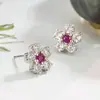 Brincos de Coração Vermelho Florido com Pedras Totais de Novo Estilo, Design de Nicho de Alta Qualidade, Exquisitos e Fofos, Brincos Elegantes e Acessórios de Orelha