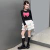 Conjunto de dos piezas para niña con camiseta básica con lazo y pantalones cargo. Nuevo otoño 2024. Atuendo moderno y genial. Ropa para niños.