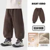 Calça casual estilo europeu para meninos, forrada com fleece para o inverno, calça de algodão grossa para bebês, nova coleção de inverno para crianças 2026
