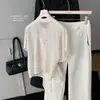 Medio Verano de Luz de Luna Blanca / Conjunto de Dos Piezas de Flujo Visual y Suavidad en Tencel para Mujer con Camisola, Blusa Blanco Crudo, Estilo de Color Sólido