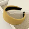Faixa de Cabeça de Tricô Retro com Novo Design para Outono e Inverno para Mulheres com Topo Alto de Caveira, Faixa de Cabeça para Lavar o Rosto e Prender o Cabelo, Grampo de Cabelo Elegante e Versátil de Cor Pura