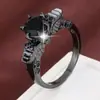 Anillo de Cobre Negro Dorado Vintage de Lujo Europeo y Americano Transfronterizo, Anillo de Zirconia Púrpura de Alta Gama Hermoso y Moderno, Venta Directa del Fabricante