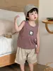 Conjunto de Camiseta Regata Listrada de Manga Curta e Shorts para Meninos, Estilo Fino, Roupas de Verão para Bebês 2026, Venda por Atacado de Fábrica, Personalização