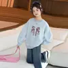 Conjunto de Ropa para Niñas 2026 Nueva Moda Infantil para Niñas Mayores, Conjunto de Dos Piezas de Sudadera con Cuello Redondo y Jeans para Primavera y Otoño