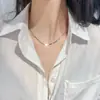 Collar de hoja minimalista único y elegante, cadena de hueso de serpiente de lujo ligero, cadena para la clavícula de diseñador, accesorios para el cuello al por mayor