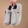Nuevos zapatos de caminar de gran tamaño para hombre con punta ancha, mocasines sin cordones, zapatos de lona ligeros y cómodos en blanco y negro
