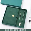 Conjunto de notebook A5 e caneta em estoque, ideal para reuniões e eventos corporativos, um presente prático com opções de personalização de logotipo.