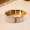 Pulsera de Metal con Pedrería Transfronteriza Europea y Americana Diseño Simple de Industria Pesada Pulsera Sensación de Lujo Ligero de Alta Gama Accesorio de Pulsera Versátil para Mujeres Venta al por Mayor