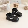 Botas Pequenas de Couro Francesas para Meninas 2026 Outono/Inverno Botas Curtas de Princesa com Acabamento em Renda para Bebês Botas Martin de Couro Britânico com Forro de Veludo